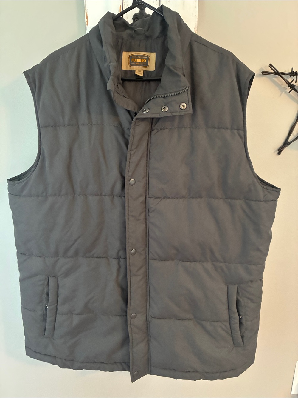 Men’s big and tall gray puffer vest